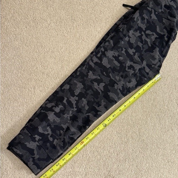 Lululemon ready to rulu jogger size 4 euc - Picture 5 of 5